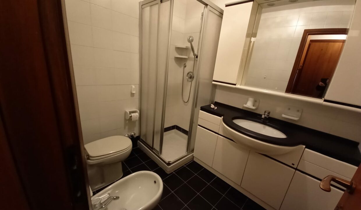 9adb5f13-7084-429b-9fcf-aec5eb300871