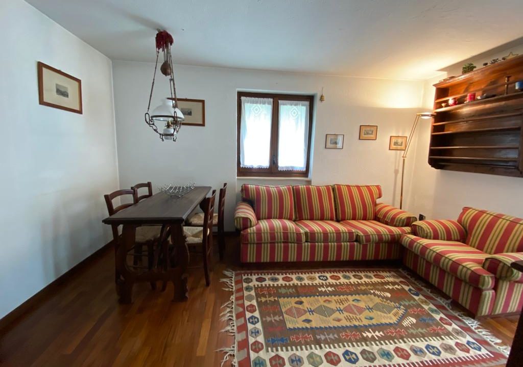 b420e336-89c1-4eef-9789-4b6f103bd0b2