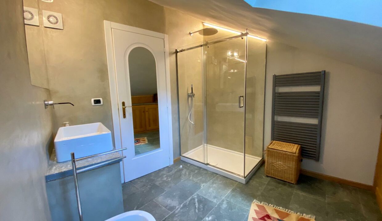 0d15a603-a100-4940-ba61-7ba3b77411c9