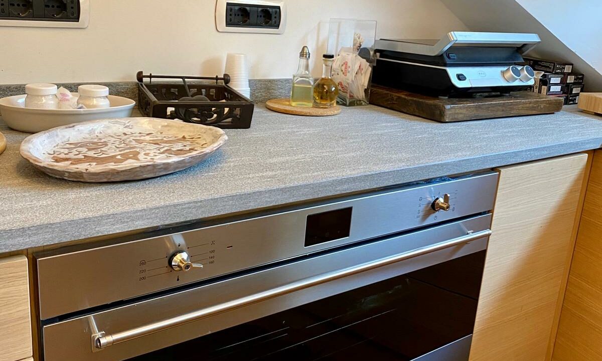 2405fc1f-6958-45b5-bb52-0bea3cdd3053