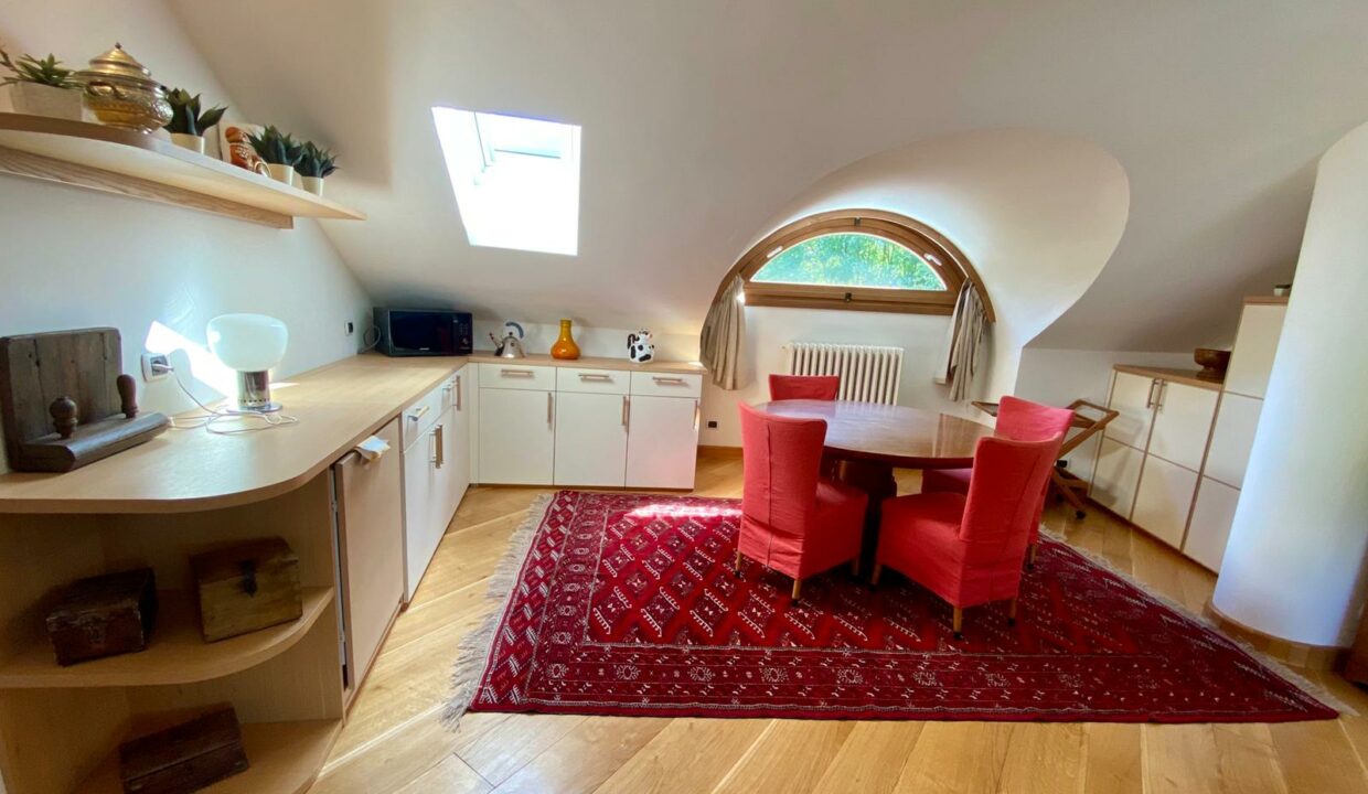 8af18296-386b-40fb-b7f3-f7c041c621f3