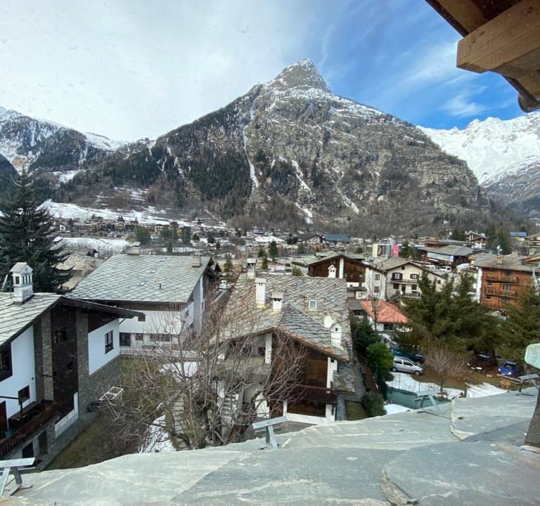 8bca0ef8-73c9-46ff-b5d5-8b36efbdb323