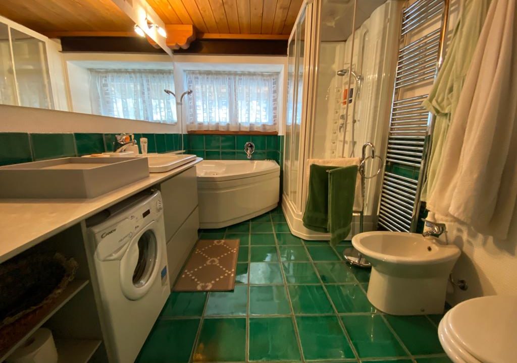 af165803-1d9f-4f41-b372-20ead6a7c480