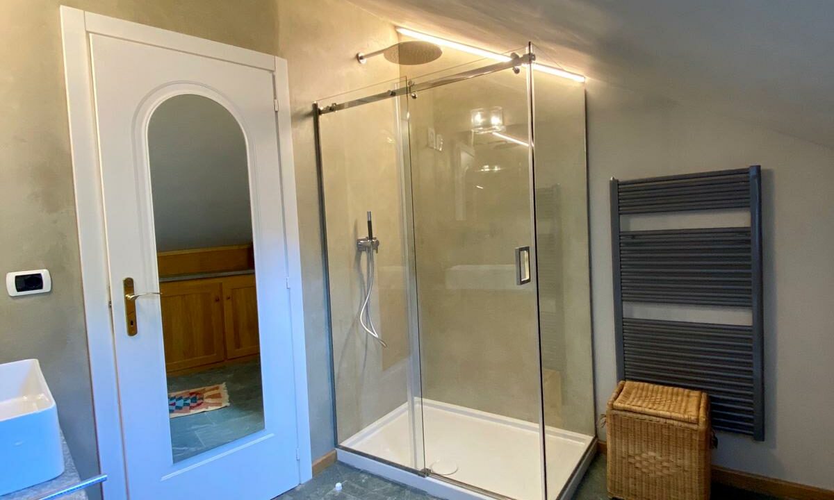 db43b00c-6ec5-49b0-8088-c44af6d03ed2