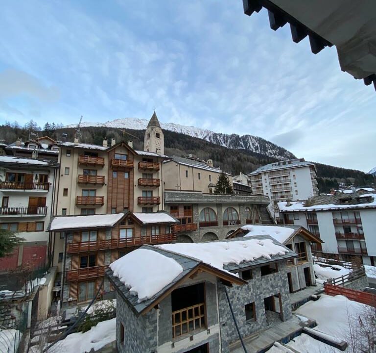 0f5a520e-942e-437f-b840-fab59f98f1f3