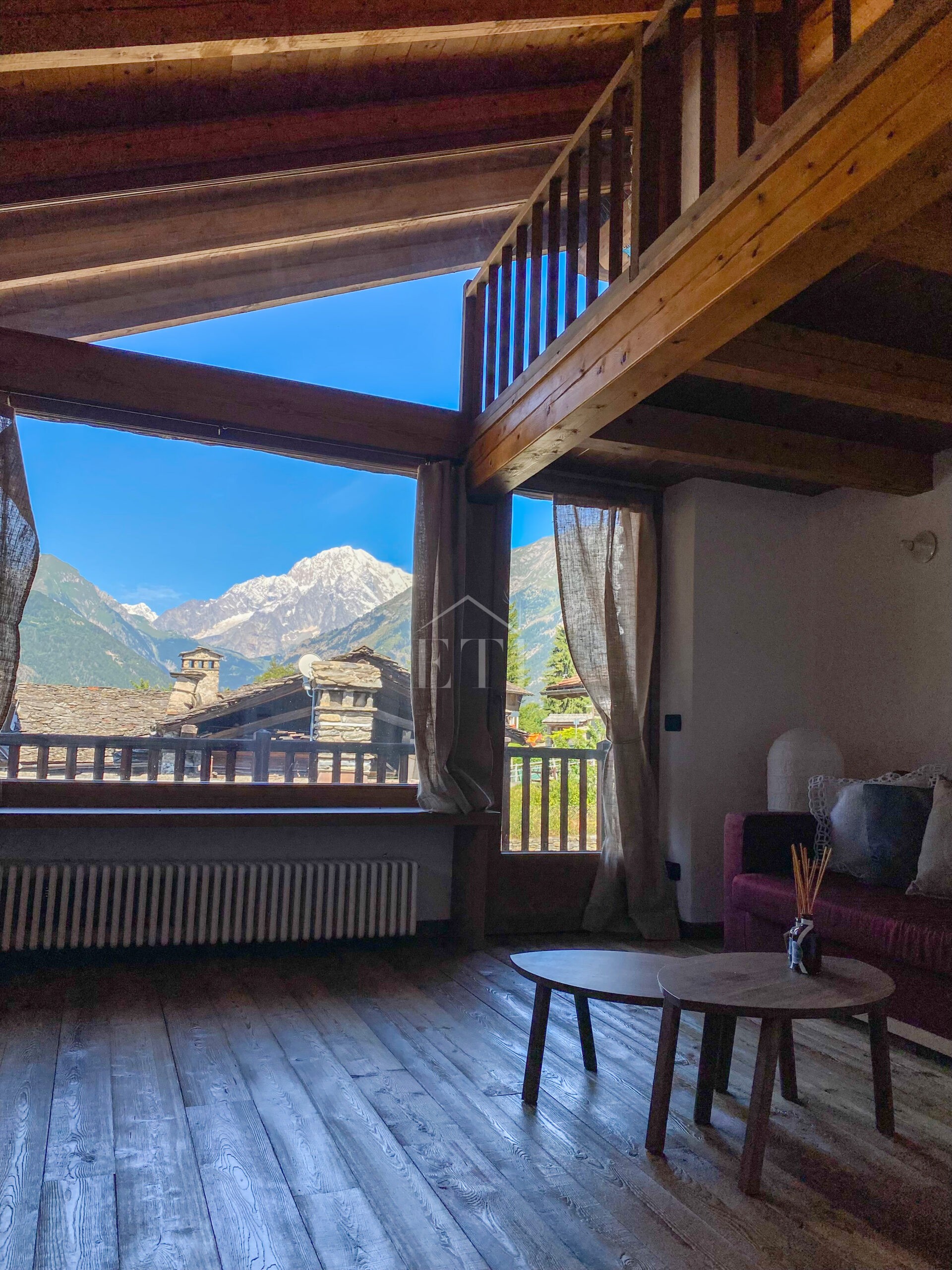 Splendido attico vista Monte Bianco
