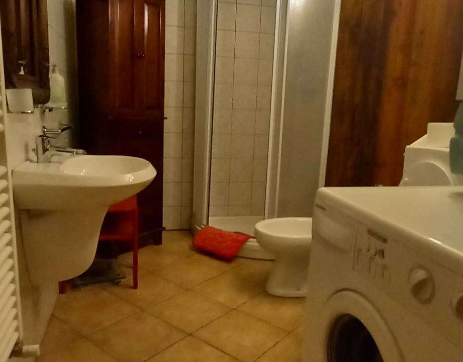 ee9327f2-75c3-44c8-9456-cbd451236f71