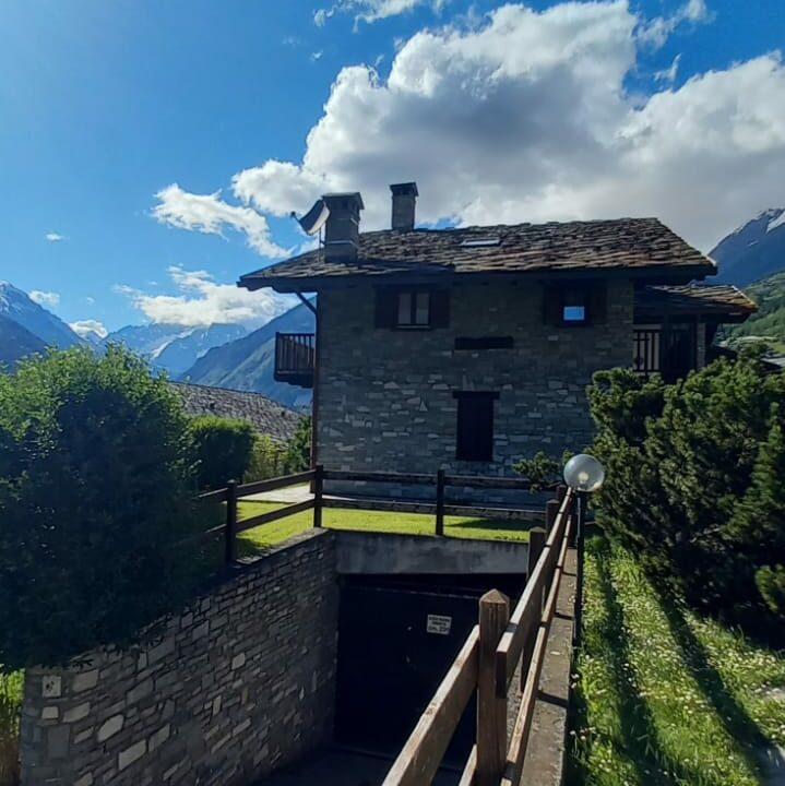 3ab04b8c-4787-429c-84e9-6b2b32b466ee