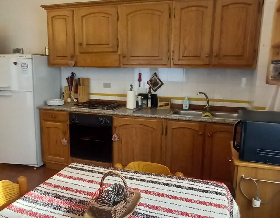 4ba759de-65c8-4fc6-9cd3-0a1052a67242