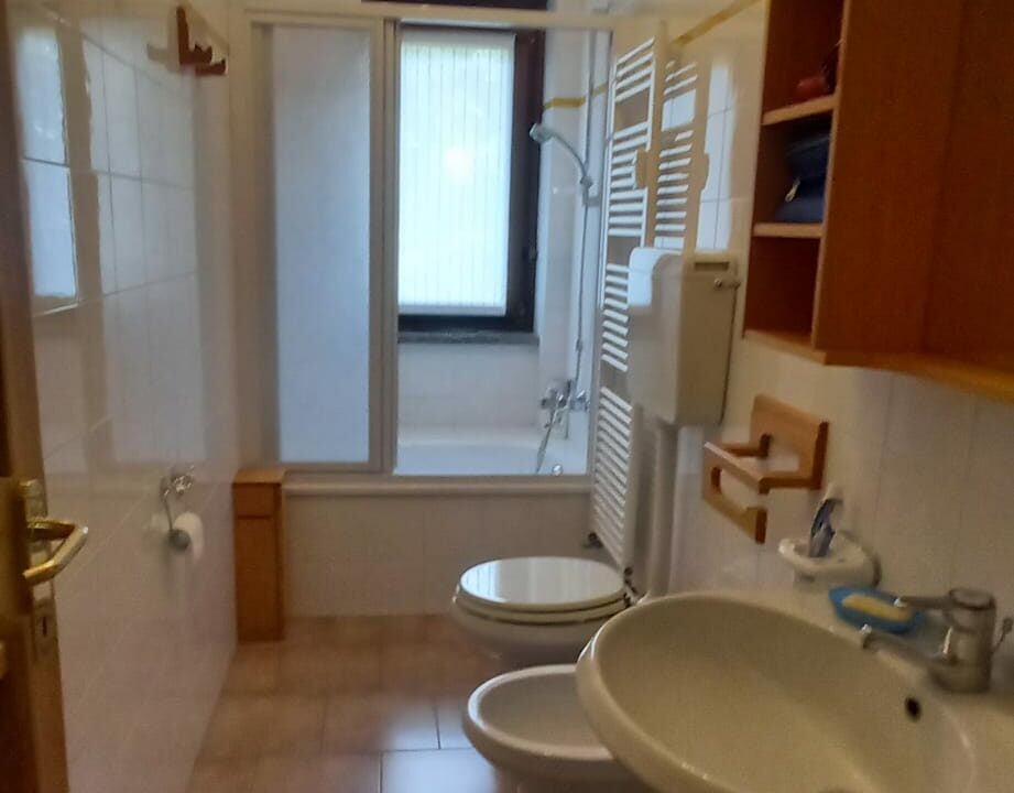 e1c055e4-9aff-4ad7-96e8-877938bb606a