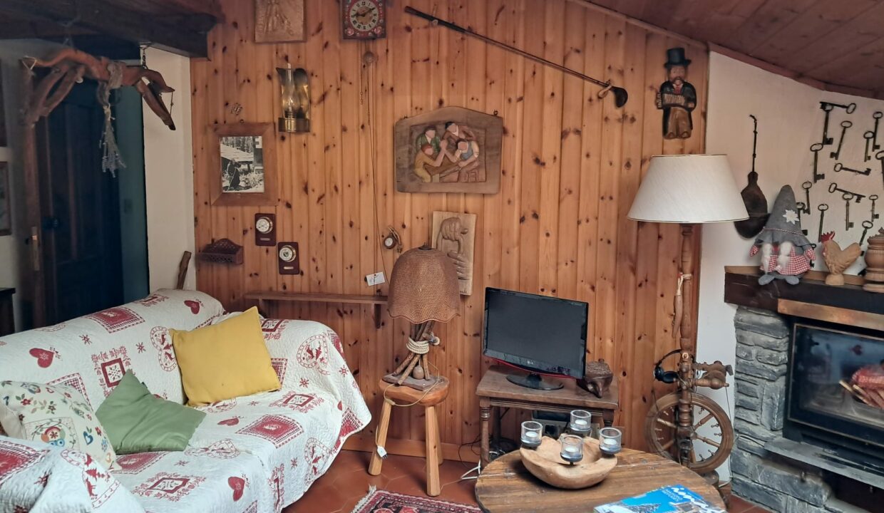 03c7f007-e61f-4b00-b83d-8a6c79983970