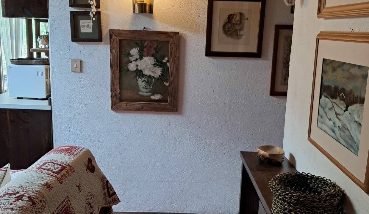 d6bab4e7-cb43-41f1-b6e4-a2dd6b83e1ea