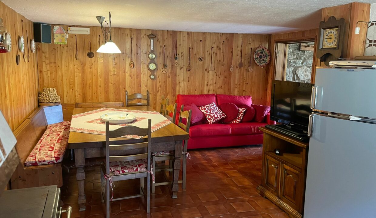 556b286b-8ed8-41d0-b28c-22e783f0a3cf