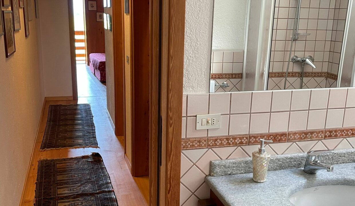 8bf4d2c3-9ab8-48da-8c3e-8e47cab96ff6