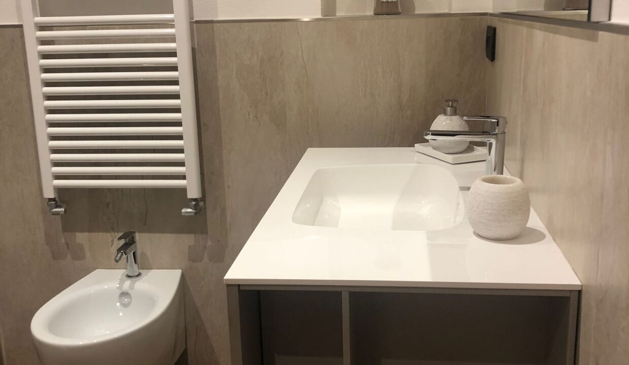 9cb4d5b0-0856-491e-a1b0-7c92e79fbf9f