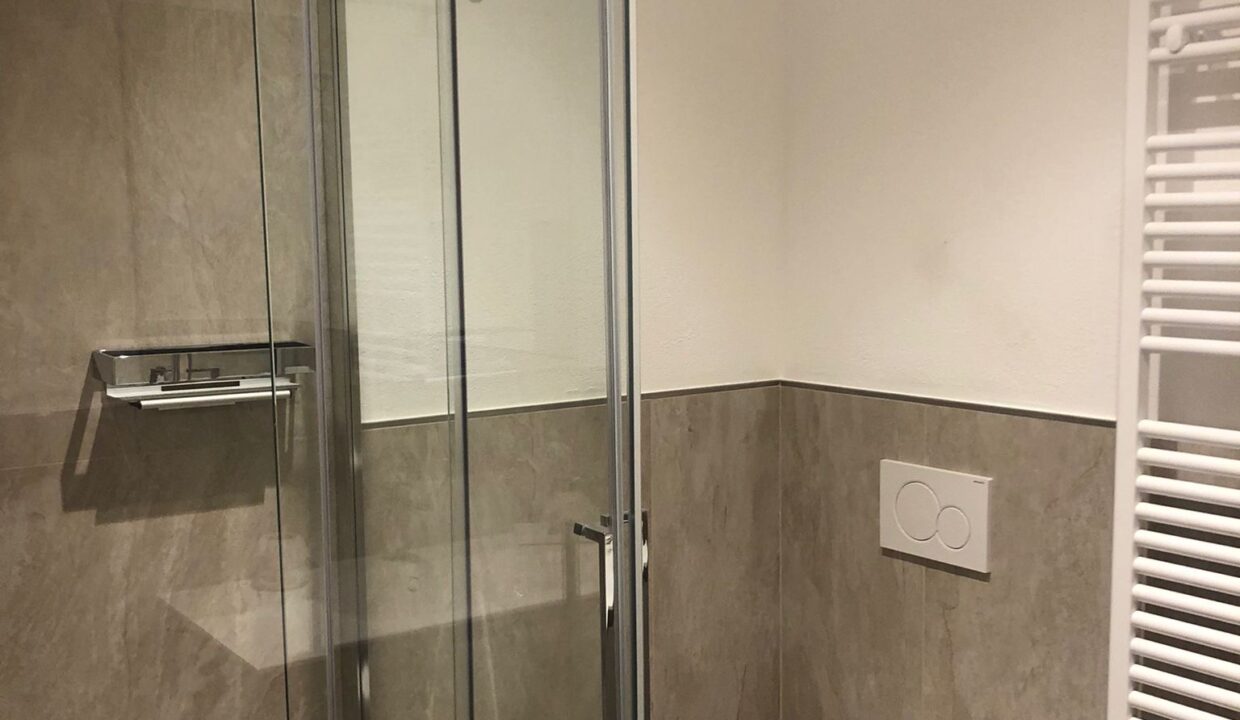 f5a355fd-35f0-4c08-ab3c-923af5eb54c5