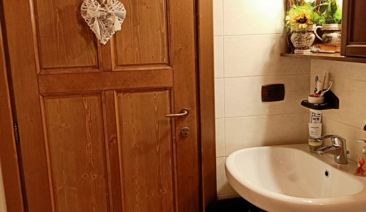 2e17e8b7-9c75-4de9-a137-c741a1926b3a