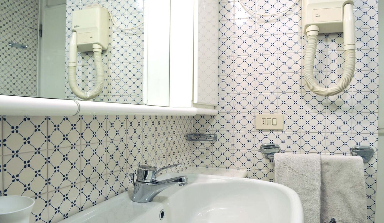 C-bagno 1 asciugacapelli 72