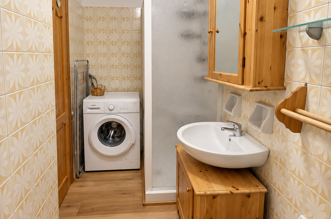 Bagno lavanderia rustico con piastrelle decorative