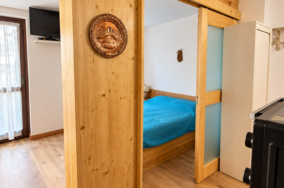 Ingresso in Legno con Camera Turchese